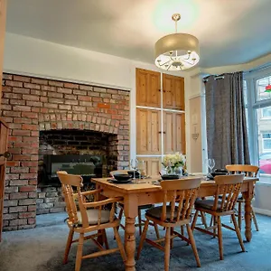 Guest Homes - Blackburn House , Bridlington United Kingdom